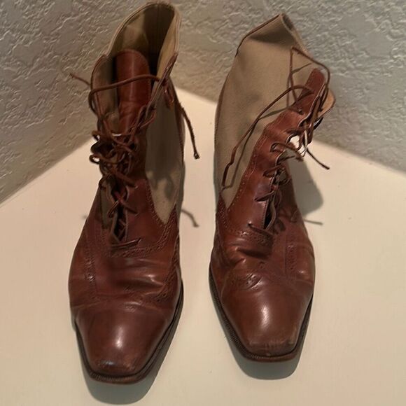 Vintage Salvatore Ferragamo Women's 10 Two Tone Wingtip Booties Brown Lace Up - Picture 1 of 14